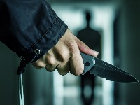 Sevali noževi u Rakovici: Mladić izboden u kafiću