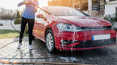 Nemačka ima brutalne kazne za pranje auta u dvorištu!