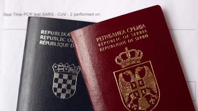 Srbin s hrvatskim pasošem greškom sebe i bebu upisao kao Hrvate - i to je početak priče