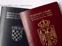 Srbin s hrvatskim pasošem greškom sebe i bebu upisao kao Hrvate - i to je početak priče
