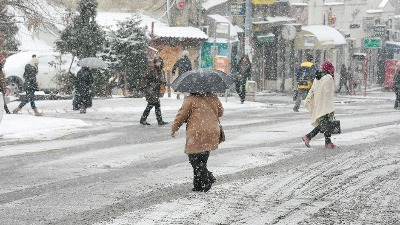 Novo Upozorenje Rhmz Sti U Ki A I Olujni Vetar Srbija Direktno