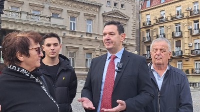 "Vučić i SNS umesto fantomskih birača uvode fantomske liste"