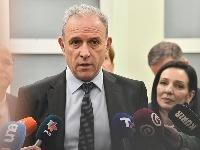 "Za novog premijera su i cipele Ane Brnabić prevelike"