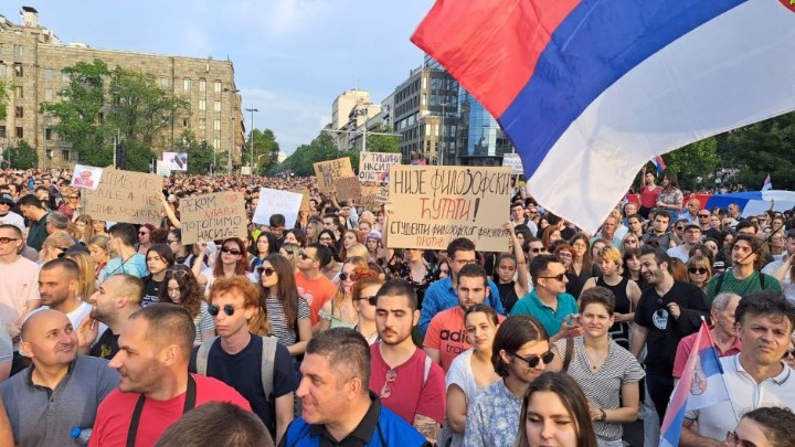 Poznati voditelj sa RTSa na protestu 