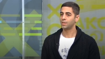 Glumac u kesi: Možemo li ovako da igramo predstave?