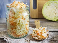 Ako želite da imate DUG ŽIVOT, jedite ovu SALATU - prava je vitaminska bomba 