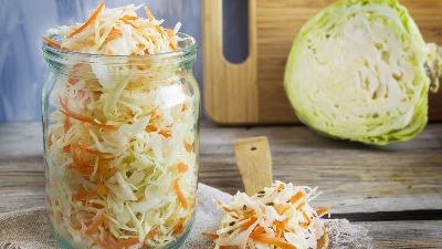 Ako želite da imate DUG ŽIVOT, jedite ovu SALATU - prava je vitaminska bomba 