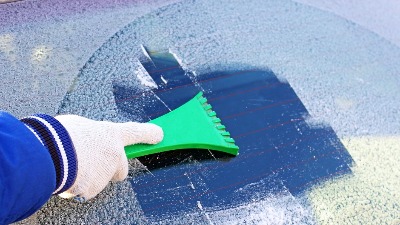 Utrljajte ovo na zaleđena stakla na autu i zaboravite na struganje LEDA SVAKO JUTRO 