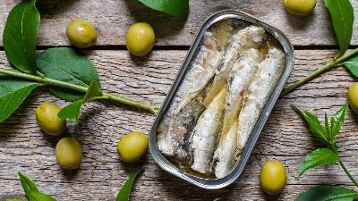 Žena je 70 dana jela isključivo sardine! Evo šta joj se dogodilo sa telom (VIDEO) 