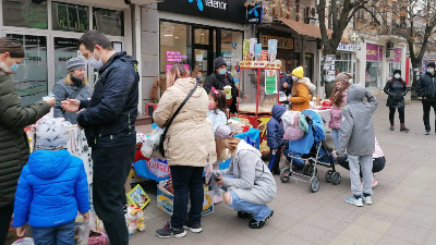 SNS kupuje irvase, a građani skupljaju pare za bolesnu decu 
