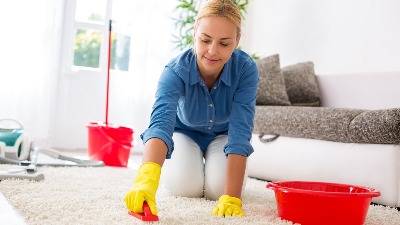 Neverovatna TEHNIKA čišćenja tepiha: Ova ruska tradicija čisti bolje od svakog usisivača (VIDEO) 