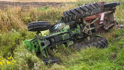 Nesreća u Vrnjačkoj Banji: Prevrnuo se traktor, poginuo muškarac