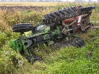 Nesreća kod Valjeva: Muškarac poginuo kada se prevrnuo traktor