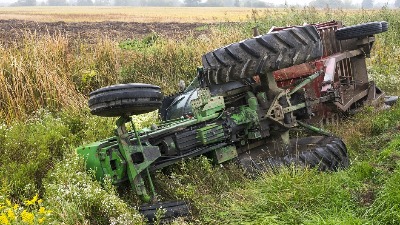 Nesreća kod Valjeva: Muškarac poginuo kada se prevrnuo traktor