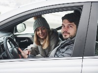 Zašto nije dobro da u automobilu nosite zimsku jaknu?
