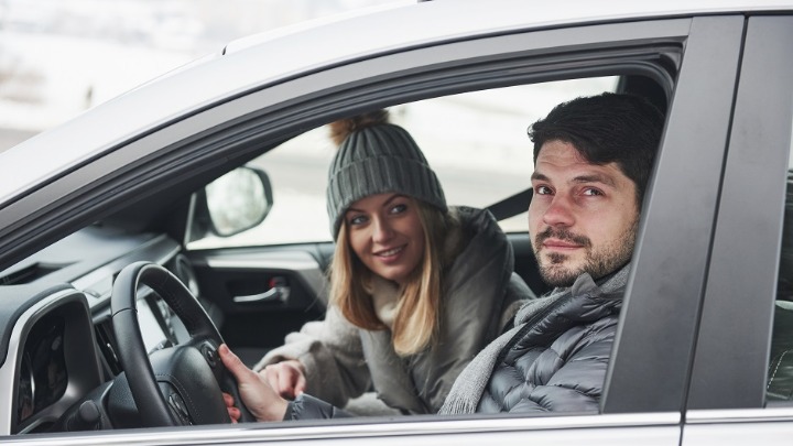 Zašto nije dobro da u automobilu nosite zimsku jaknu?