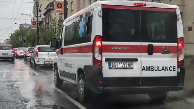 Jeziva nesreća na Banovom Brdu, povređen tinejdžer (FOTO)