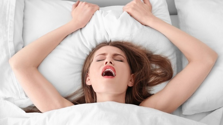 Samo jedan pokret tokom seksa ženu najbrže dovede do ORGAZMA 
