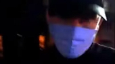 UZUZ: Napanut kikindski novinar dok je snimao bakljadu UZUZ: Napanut kikindski novinar dok je snimao bakljadu