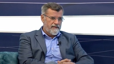 ANEM: Agresivni žandarm na blokadi napao ekipu N1, pokušao da otme kameru, pa se izgubio