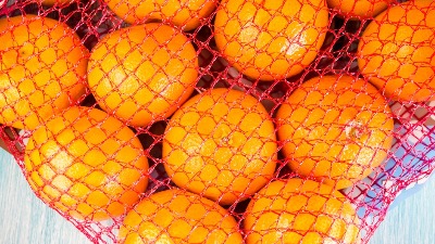 Zašto se pomorandže pakuju u crvenu mrežicu?
