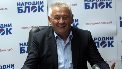 Velja Ilić se udvara studentima, ne bi li opet mogao da kraducka