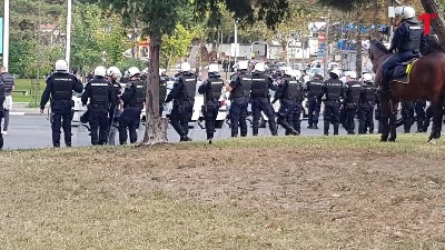 Veliki broj policajaca koji je obezbeđivao derbi zaražen koronom! Veliki broj policajaca koji je obezbeđivao derbi zaražen koronom!
