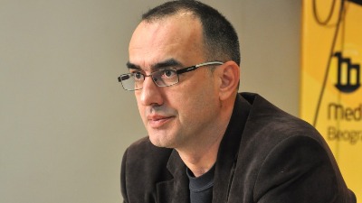 Dinko Gruhonjić verbalno napadnut na ulici u NS