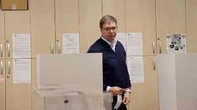"Skupa kampanja o trošku građana, Vučić zasenio učesnike izbora"