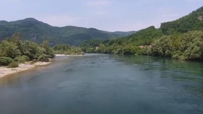 Drama na Drini: Mladića spasili u zadnji čas (VIDEO)