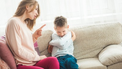 Majka se požalila: "Ne mogu da trpim sina, naporan je"