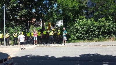 Privatno obezbeđenje čuva parkić na Banovom brdu Privatno obezbeđenje čuva parkić na Banovom brdu