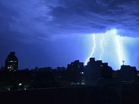 Stiže "SUPER EL NINJO": Srbiji prete vrućine, suše i SUPERĆELIJSKE oluje