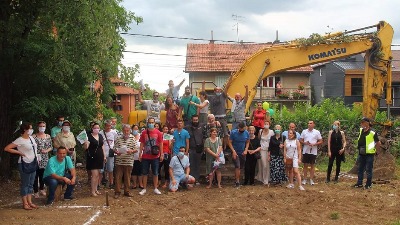 Građani strahuju, buldožder i dalje u parkiću na Banovom Brdu Građani strahuju, buldožder i dalje u parkiću na Banovom Brdu