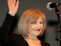 Legendarna Mira Banjac danas puni 96 godina: Jedna od najstarijih glumica na svetu bila je na ivici da sebi oduzme život, ali sudbina je imala drugačiji plan