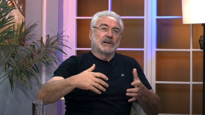 Dr Smeško o pevanju u "Grandu" i penzionerskim danima Dr Smeško o pevanju u "Grandu" i penzionerskim danima