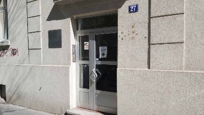 BRUKA Nestala spomen-ploča Bati Živojinoviću