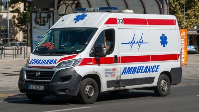 Radnik propao kroz otvor za lift na gradilištu: Bore mu se za život