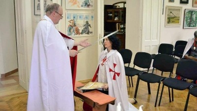 Građani se pitaju šta radi Sotirovski: Gradonačelnica Niša postala članica Templara!