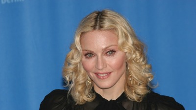 MADONA SE VRAĆA: Ovo su zvezde u njenom spotu