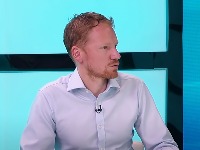 Milan Antonijević brani policijsku torturu, a YUCOM na čijem je čelu bio godinama poručuje: Istražiti torturu, ozbiljne povrede