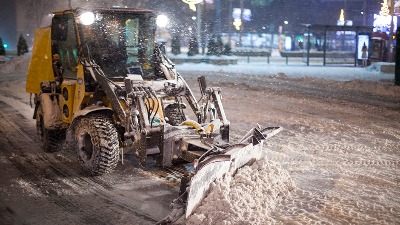 Sneg napravio haos i paralisao Srbiju! Zlatibor i Tara pod snegom, DRVEĆE PADA NA PUT, saobraćaj u prekidu! (VIDEO)