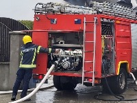 Požar u magacinu poznate kurirske službe (FOTO)