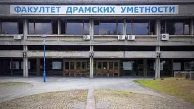 Studenti blokirali Fakultet dramskih umetnosti u Beogradu