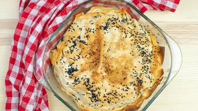 Gibanica kao iz bakine kuhinje: Sočna iznutra, a hrskava spolja