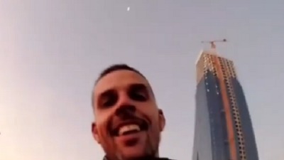Skočio padobranom sa zgrade na Novom Beogradu (VIDEO)