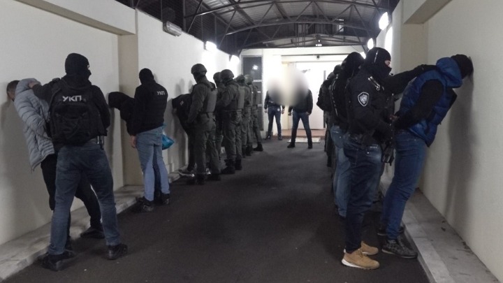 KAKO JE TO MOGUĆE?! Optužen za saradnju sa Belivuk klanom, a nesmetano radi u MUP!