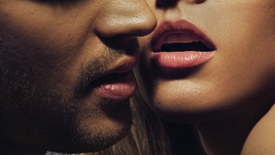 Blic, spajdermen, nežan: Poljubac govori o vezi