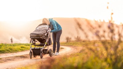 "Smak sveta je u toku": Beograđani prošetali ljubimce u kolicima za bebe (FOTO) 