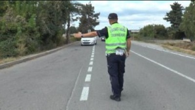 Policajac fingirao saobraćajke i primao mito